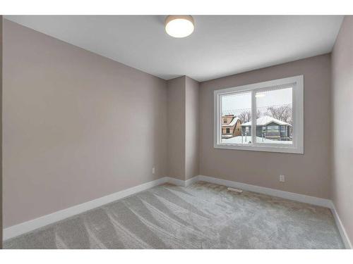 2332 Broadview Road Nw, Calgary, AB - Indoor Photo Showing Other Room