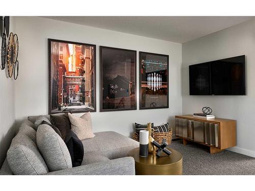 21302 Sheriff King Street, Calgary, AB - Indoor Photo Showing Living Room