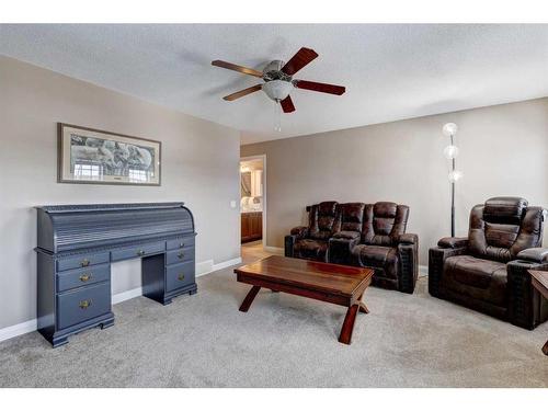 151 Ravenscroft Green Se, Airdrie, AB - Indoor Photo Showing Bedroom