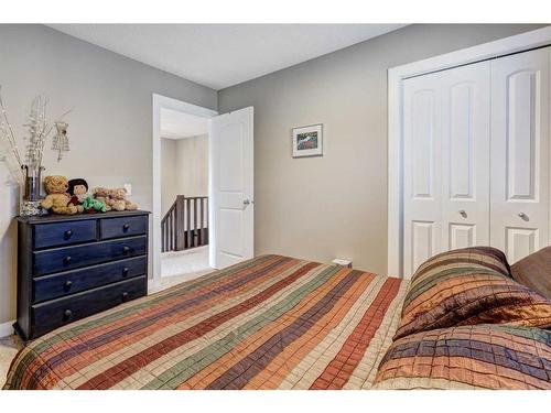 151 Ravenscroft Green Se, Airdrie, AB - Indoor Photo Showing Bedroom