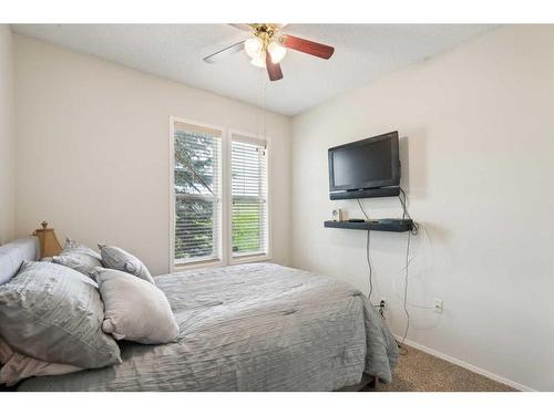 501-39 Hidden Creek Place Nw, Calgary, AB - Indoor Photo Showing Bedroom