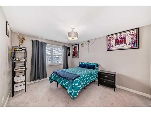 204 Evanston Manor Nw, Calgary, AB - Indoor Photo Showing Bedroom