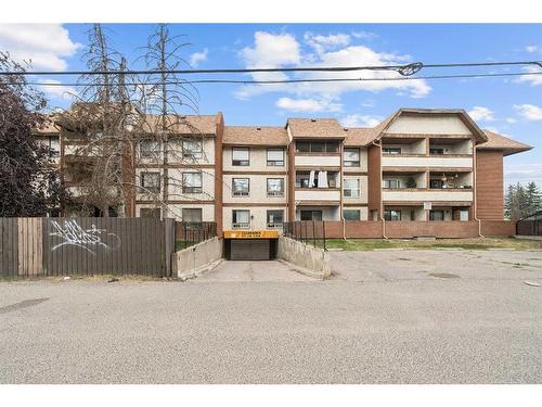 110-1712 38 Street Se, Calgary, AB - Outdoor