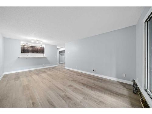 110-1712 38 Street Se, Calgary, AB - Indoor