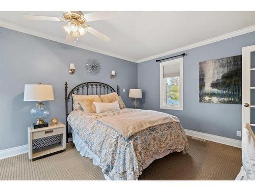 1818 12 Avenue Nw, Calgary, AB - Indoor Photo Showing Bedroom