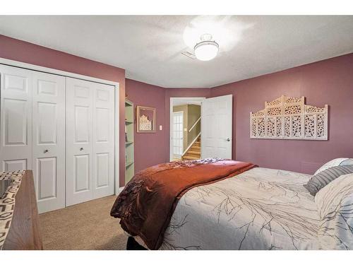 1818 12 Avenue Nw, Calgary, AB - Indoor Photo Showing Bedroom