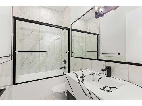 219 Kinniburgh Loop, Chestermere, AB - Indoor Photo Showing Bathroom