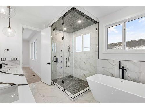 219 Kinniburgh Loop, Chestermere, AB - Indoor Photo Showing Bathroom