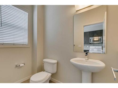 526 Walden Circle Se, Calgary, AB - Indoor Photo Showing Bathroom