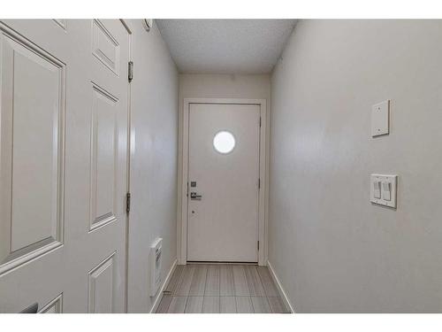 526 Walden Circle Se, Calgary, AB - Indoor Photo Showing Other Room