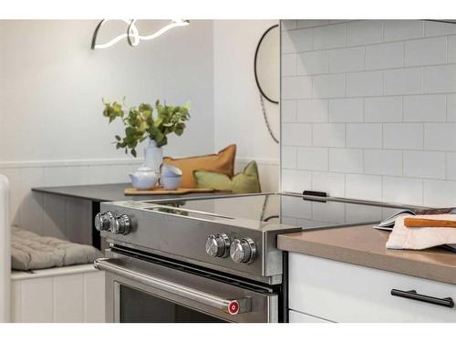 146 Winston Drive Sw, Calgary, AB - Indoor Photo Showing Kitchen