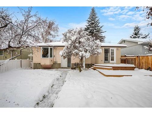 146 Winston Drive Sw, Calgary, AB - Outdoor