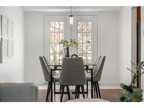 146 Winston Drive Sw, Calgary, AB - Indoor Photo Showing Dining Room