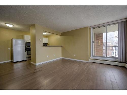 303-317 14 Avenue Sw, Calgary, AB - Indoor