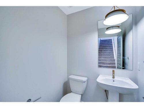 195 Lewiston Drive Ne, Calgary, AB - Indoor Photo Showing Bathroom