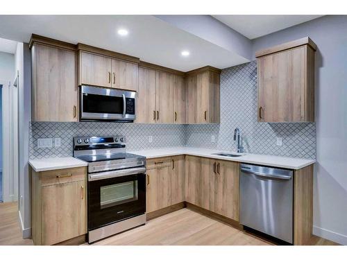 195 Lewiston Drive Ne, Calgary, AB - Indoor Photo Showing Kitchen