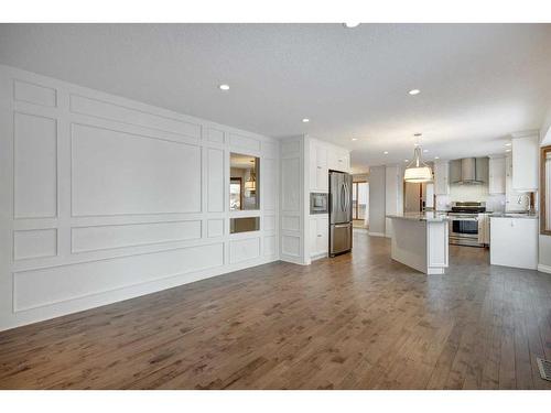 56 Deercrest Way Se, Calgary, AB - Indoor Photo Showing Kitchen