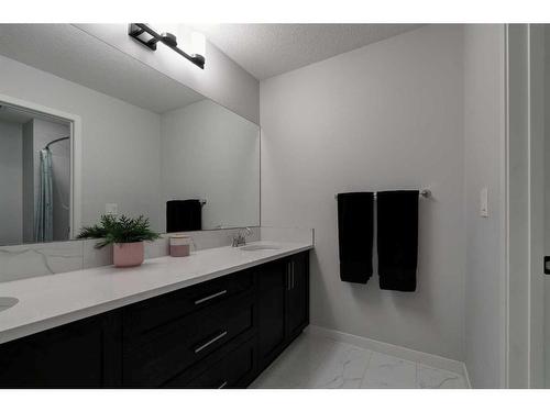 154 Cranbrook Cove, Calgary, AB - Indoor Photo Showing Bathroom