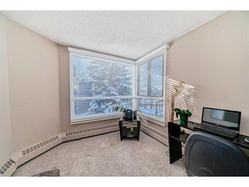 217-2425 90 Avenue Sw, Calgary, AB - Indoor