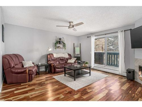 6-1032 1 Avenue Nw, Calgary, AB - Indoor Photo Showing Living Room