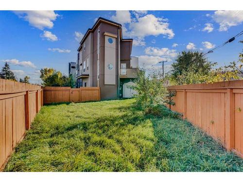 4735 17 Avenue Nw, Calgary, AB - Outdoor