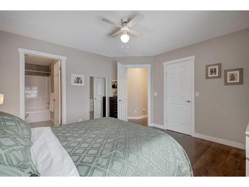 138 Riverglen Drive Se, Calgary, AB - Indoor Photo Showing Bedroom