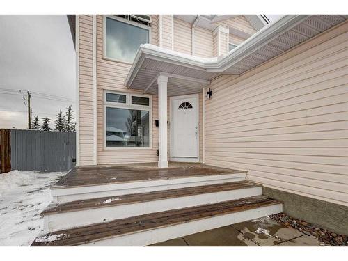 138 Riverglen Drive Se, Calgary, AB - Outdoor