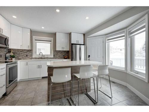 138 Riverglen Drive Se, Calgary, AB - Indoor Photo Showing Kitchen With Stainless Steel Kitchen With Upgraded Kitchen