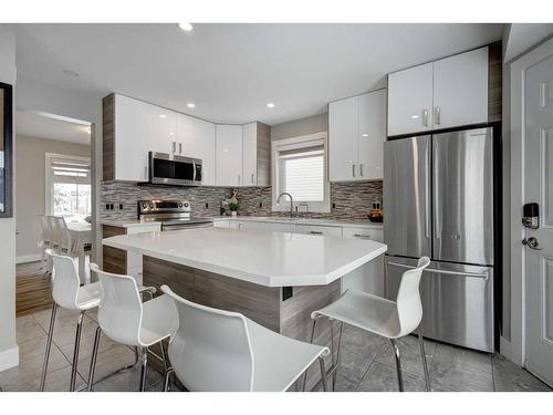 138 Riverglen Drive Se, Calgary, AB - Indoor Photo Showing Kitchen With Stainless Steel Kitchen With Upgraded Kitchen