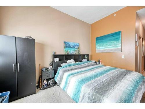 3305-210 15 Avenue Se, Calgary, AB - Indoor Photo Showing Bedroom