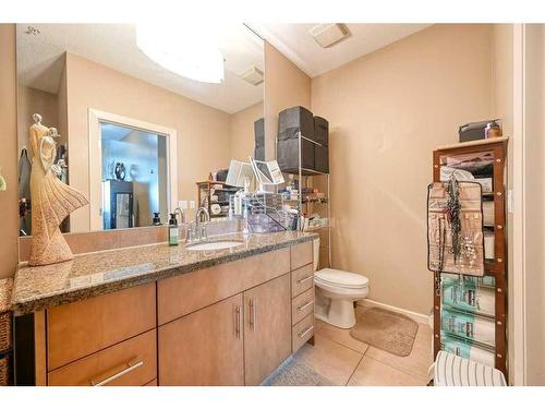 3305-210 15 Avenue Se, Calgary, AB - Indoor Photo Showing Bathroom