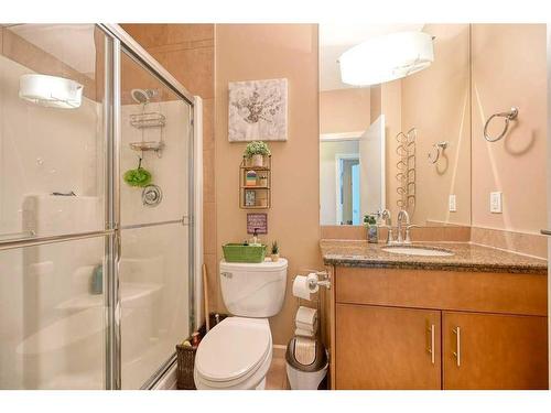 3305-210 15 Avenue Se, Calgary, AB - Indoor Photo Showing Bathroom