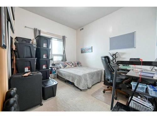 3305-210 15 Avenue Se, Calgary, AB - Indoor Photo Showing Bedroom