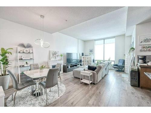 3305-210 15 Avenue Se, Calgary, AB - Indoor