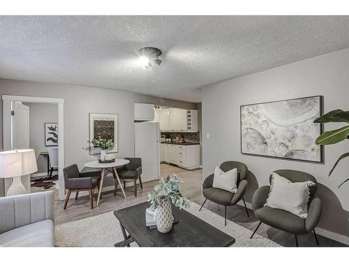 3-310 22 Avenue Sw, Calgary, AB - Indoor Photo Showing Living Room