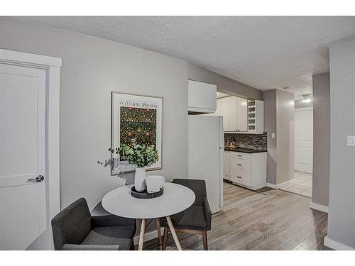 3-310 22 Avenue Sw, Calgary, AB - Indoor Photo Showing Dining Room