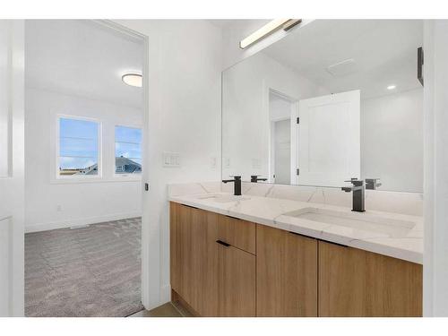 43 North Bridges Garden, Langdon, AB - Indoor Photo Showing Bathroom