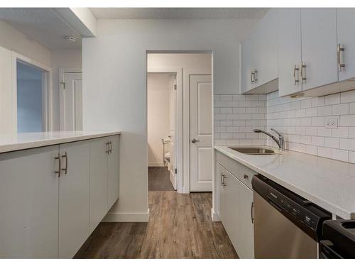 106-1626 14 Avenue Sw, Calgary, AB - Indoor Photo Showing Kitchen