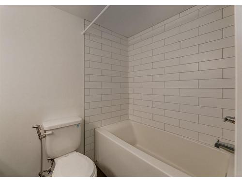 106-1626 14 Avenue Sw, Calgary, AB - Indoor Photo Showing Bathroom