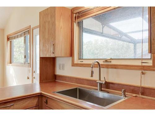 612 Main Street, Diamond Valley, AB - Indoor Photo Showing Kitchen