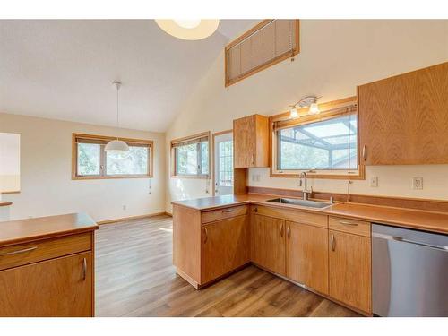 612 Main Street, Diamond Valley, AB - Indoor Photo Showing Kitchen