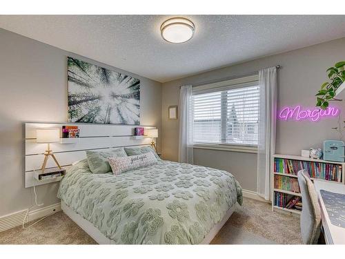 432 Discovery Ridge Bay Sw, Calgary, AB - Indoor Photo Showing Bedroom