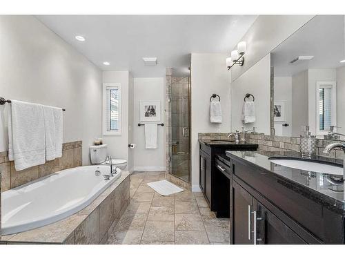 2423 33 Street Sw, Calgary, AB - Indoor Photo Showing Bathroom