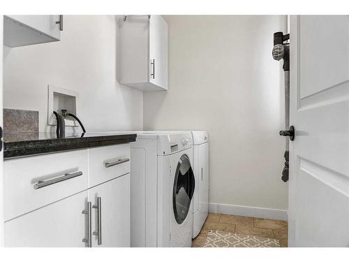 2423 33 Street Sw, Calgary, AB - Indoor Photo Showing Laundry Room