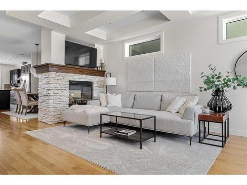 2423 33 Street Sw, Calgary, AB - Indoor Photo Showing Living Room With Fireplace