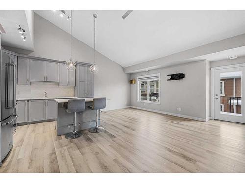 1005 Cranbrook Walk Se, Calgary, AB - Indoor Photo Showing Kitchen