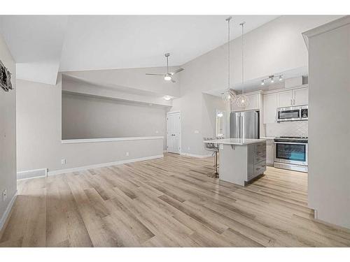 1005 Cranbrook Walk Se, Calgary, AB - Indoor Photo Showing Kitchen