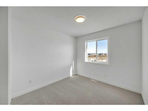 604 Dawson Drive, Chestermere, AB - Indoor Photo Showing Other Room