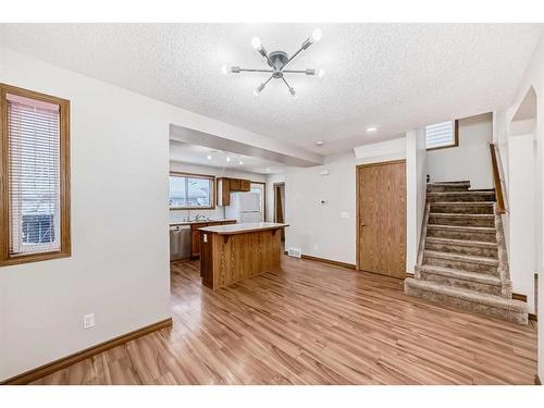 489 Country Hills Drive Nw, Calgary, AB - Indoor