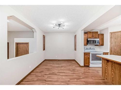 489 Country Hills Drive Nw, Calgary, AB - Indoor Photo Showing Kitchen